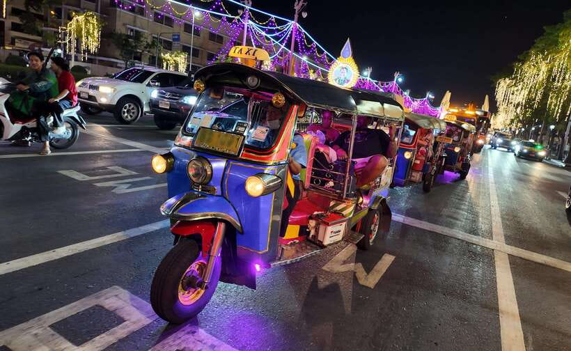 Bangkok: TUK TUK Tour Night Life Private With Hotel Pick up