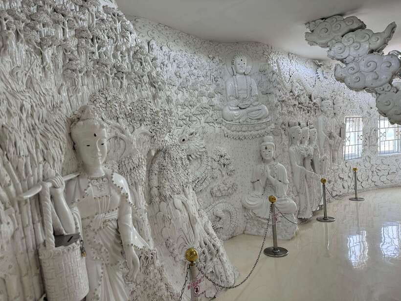 Chiang Rai: 3 Famous Temples & Lalita Cafe’ | Private Tour