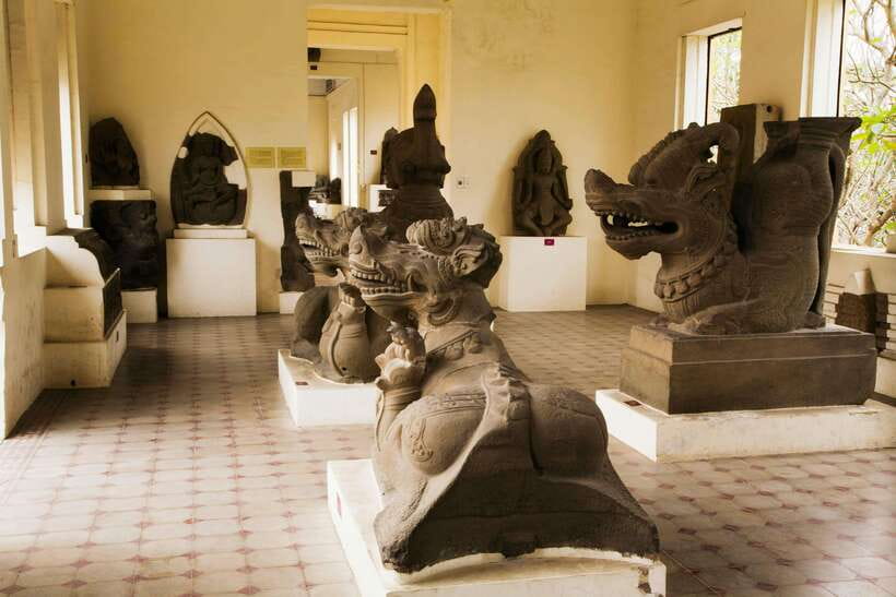 Da Nang City : Marble Mountains, Lady Buddha & Local Culture