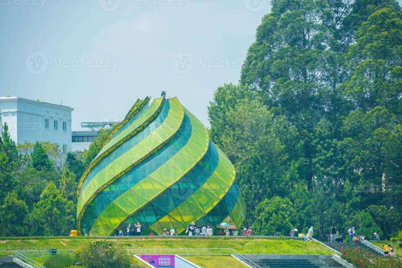 Dalat Highlights : Explore Top Attractions in the City - Explore the Intricate Beauty of Linh Phuoc Pagoda