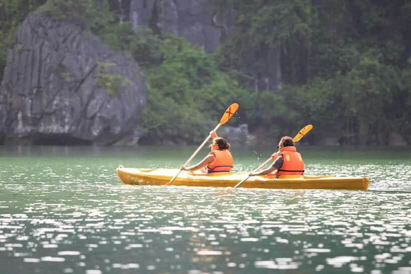 Discover Halong Bay 4-hour Scenic Cruise, Kayak, Lunch, Cave