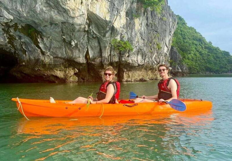 Explore Halong Bay Cruise With Lunch, Kayak, Thien Cung Cave - Overview of the Halong Bay Cruise Experience