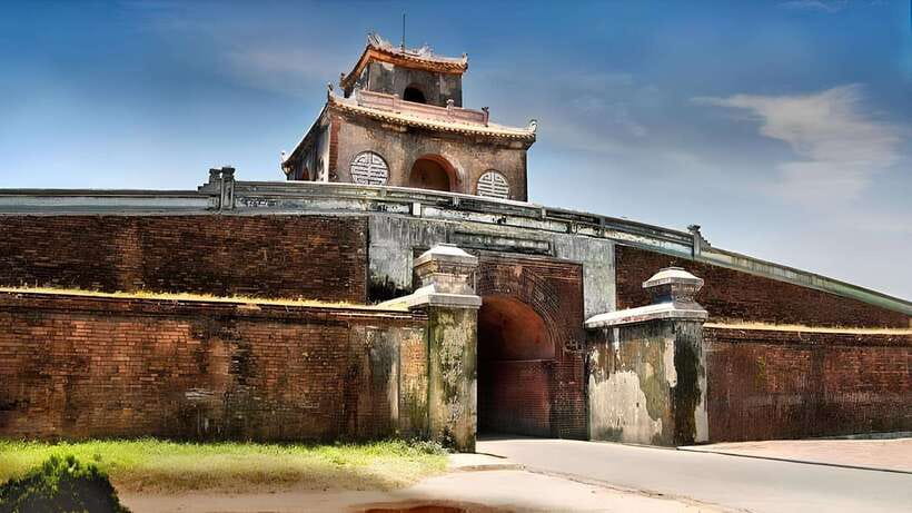 Explore Hue With a One-Day Travel Itinerary