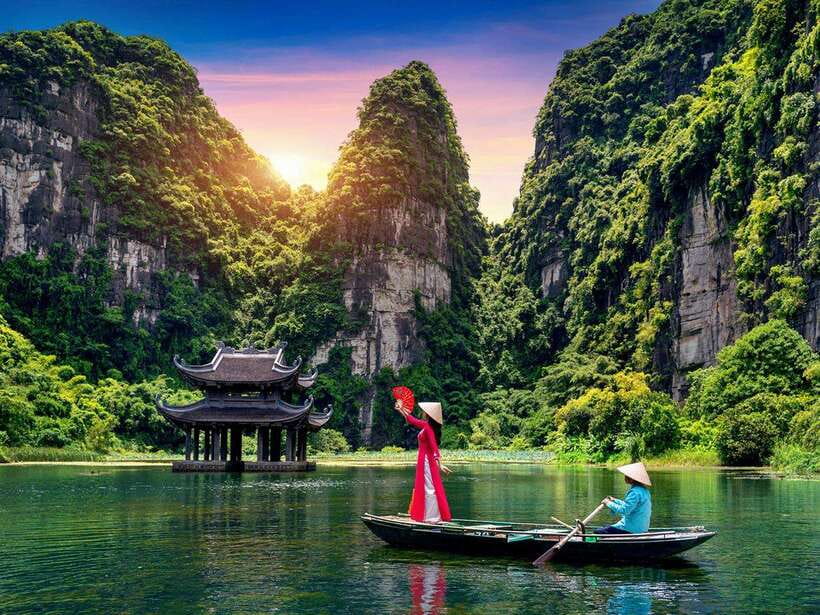 From Hanoi: 1-Day Tour Ninh Binh: Hoa Lu, Trang An, Hang Mua