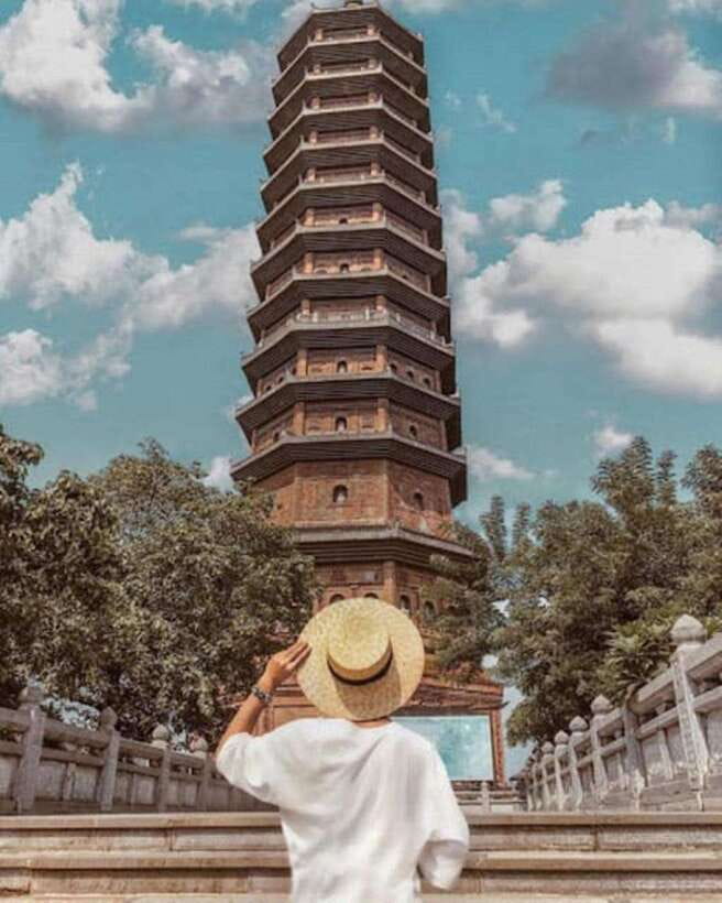 From Hanoi: Bai Dinh Pagoda and Trang An Boat Tour