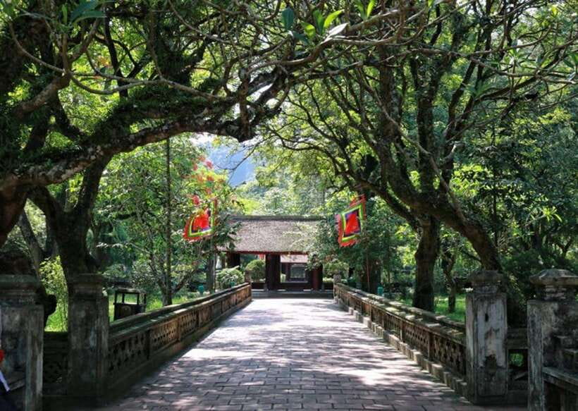 From Hanoi: Hoa Lu and Tam Coc 1 Day Trip