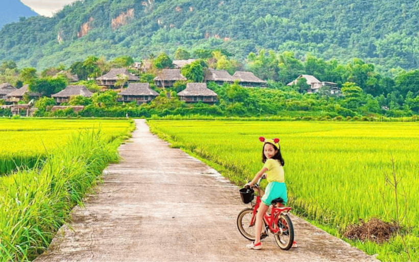 From Hanoi: Mai Chau Full-day Biking Tour