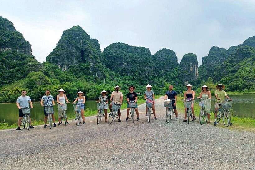 From Hanoi: Trang An, Hoa Lu, Mua Cave 1 Day Tour