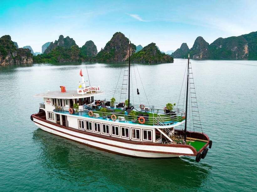 Ha Long Bay Small Deluxe Cruise Day Trip With Kayak & Lunch