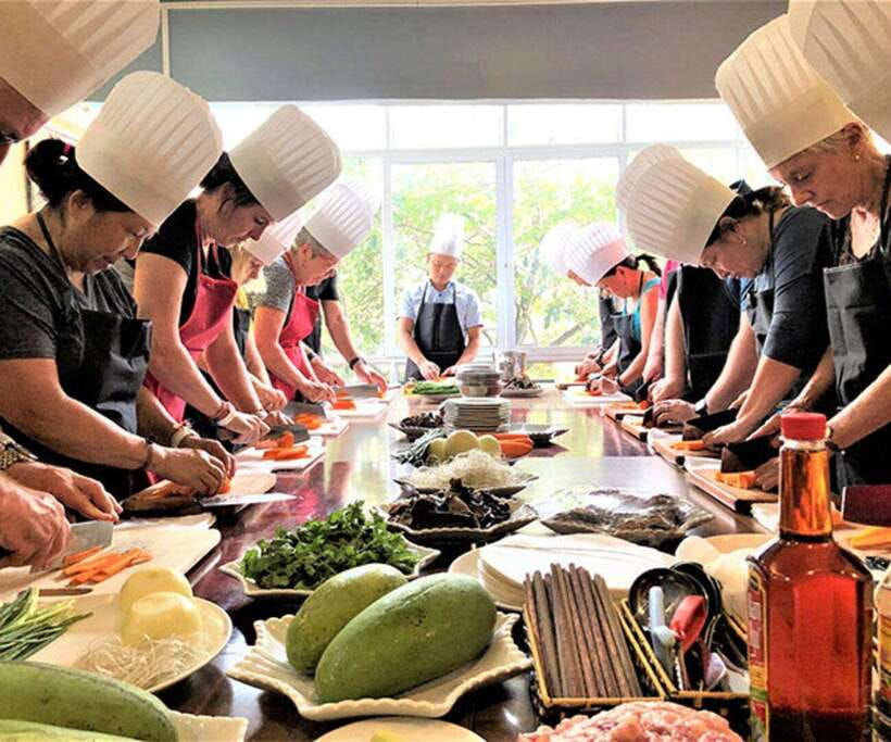 Ha Noi: Traditional Cooking Class With Market Tour - Overview of the Cooking Class Experience