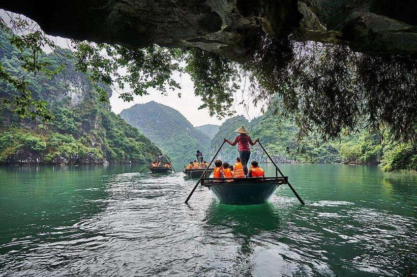 Halong Bay: Full-Day 4-Star Experience With Kayaking