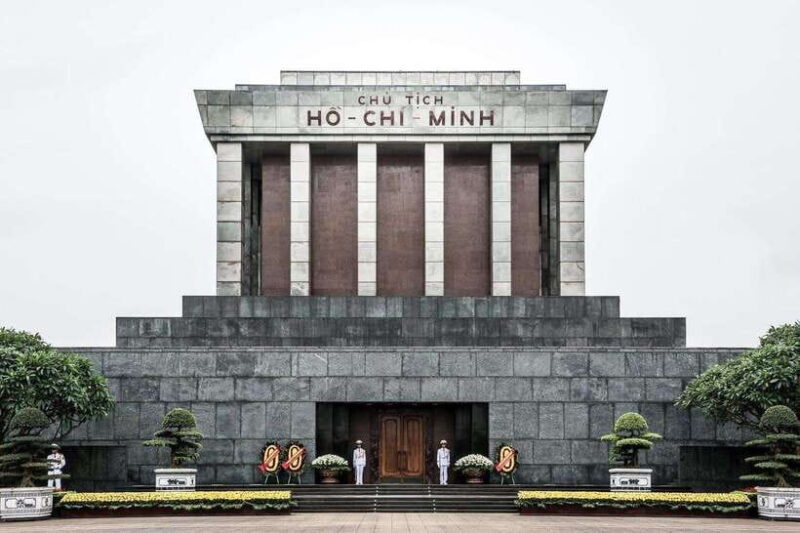 HANOI MOTORBIKING TO TOURIST ATTRACTIONS & STREET FOOD TOUR - Key Points