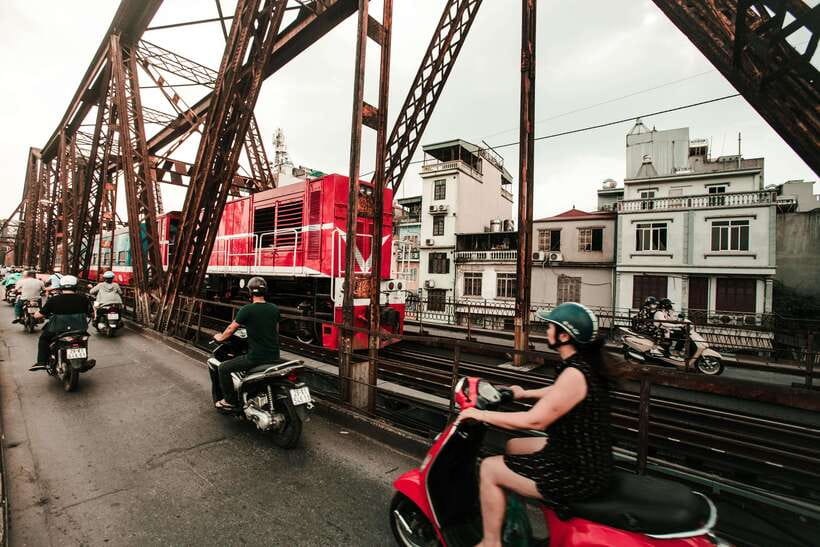 HANOI: RIDE TO HANOI JANE RELATED ATTRACTIONS & TRAIN STREET