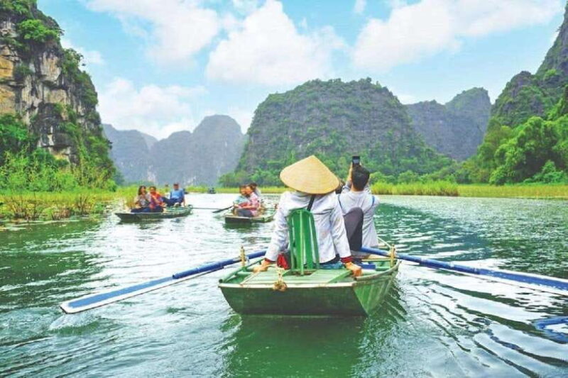 Hanoi: Trang An Boat, Bai Dinh Pagoda, & Mua Cave Day Tour - Bai Dinh Pagoda Experience