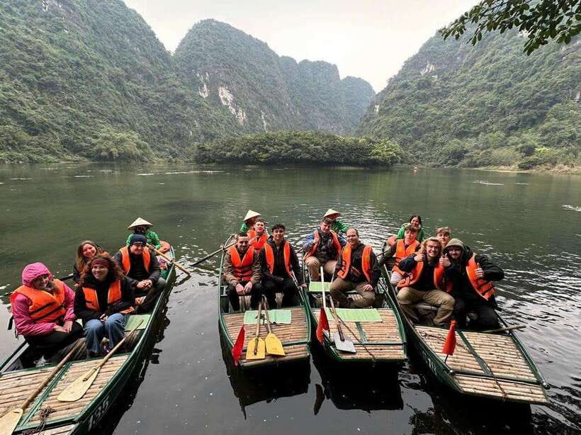 Hoa Lu Ancient Capital – Mua Cave & Tam Coc Boat Trip