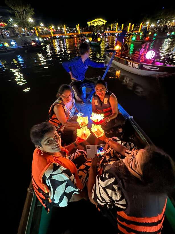 Hoi An: Lantern-Lit Streets, Enjoy Local Food, and Boat Ride