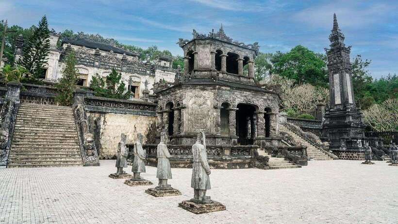 Hue City Motorbike Tour to Countryside, Pagoda & Royal Tombs