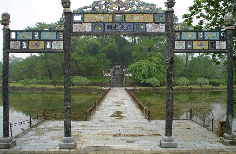 Hue Royal Tombs Tour to Visit Best Tombs of the Emperors