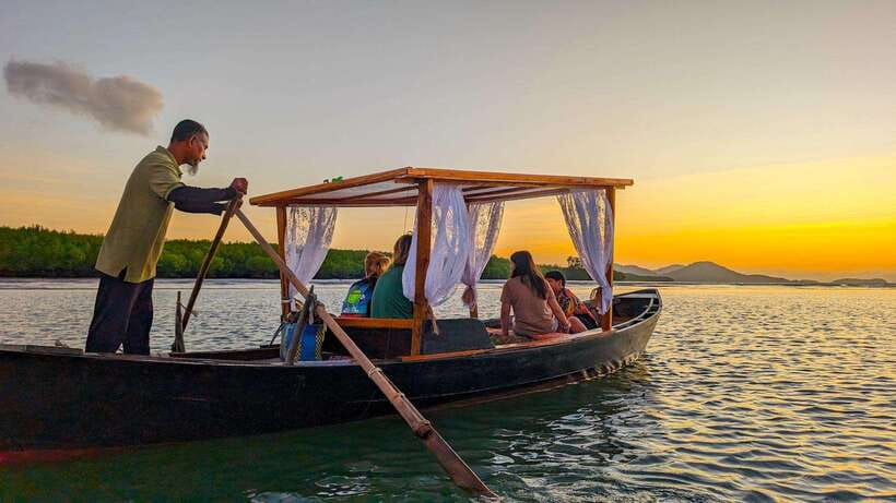 Koh Lanta: Romantic Sunrise Private Gondola Tour