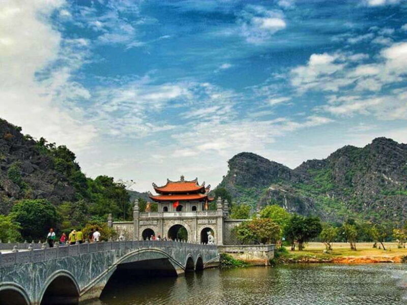Ninh Binh Day Tour From Hanoi: Hoa Lu, Trang an and Mua Cave - Highlights of Hoa Lu Ancient Capital