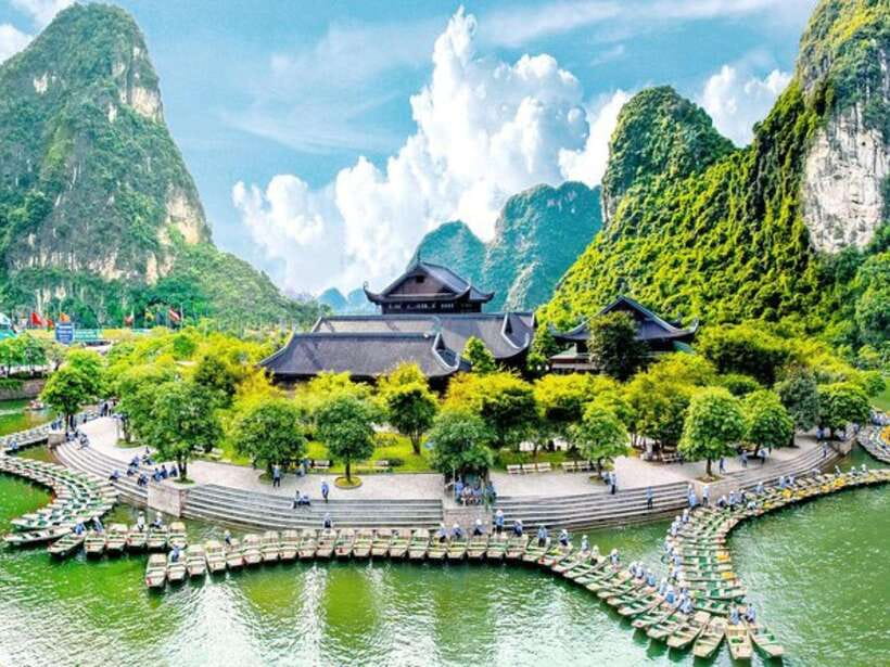 Ninh Binh: Travel to Hoa Lu & Trang an With Small Group Tour