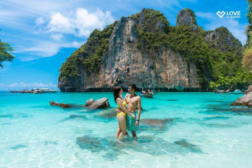 Phuket: Phi Phi Maiton Island Sunset Premium Catamaran Tour