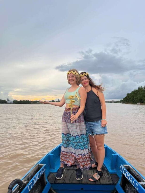 Sunset Over Mekong River and Discover Brilliant City - Key Points