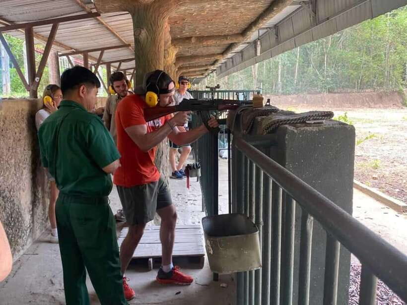 VISIT CU CHI TUNNEL IN THE MORNING OR AFTERNOON