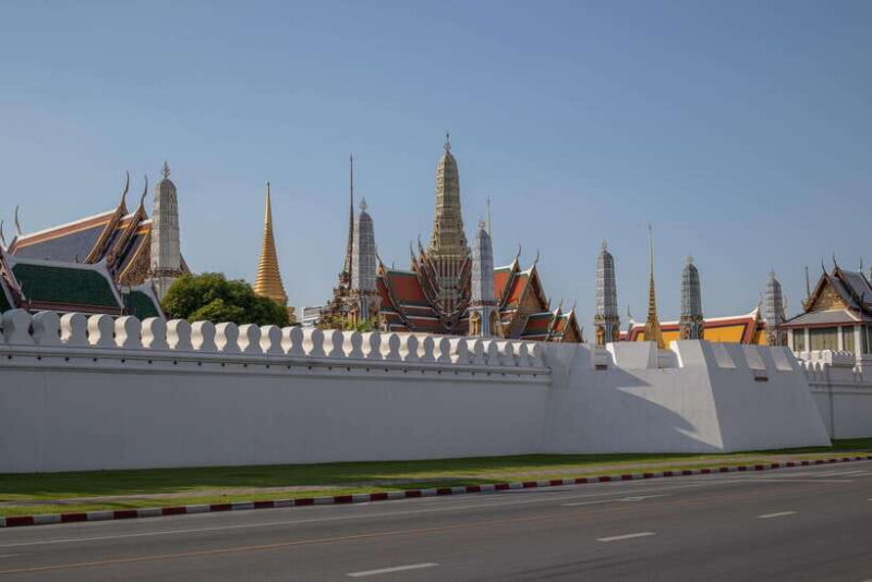 Walking Tour Grand Palace, Emerald Buddha and Wat Pho - Itinerary Highlights
