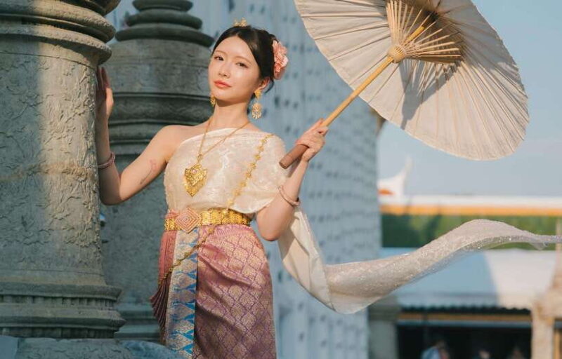 Wat Arun Photoshoot in Thai Costume: Bangkok, Thailand - Itinerary Details