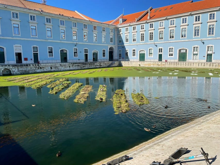 2 hours tuktuk tours in Lisbon in EnglishRussianHebrew - The Itinerary in Detail