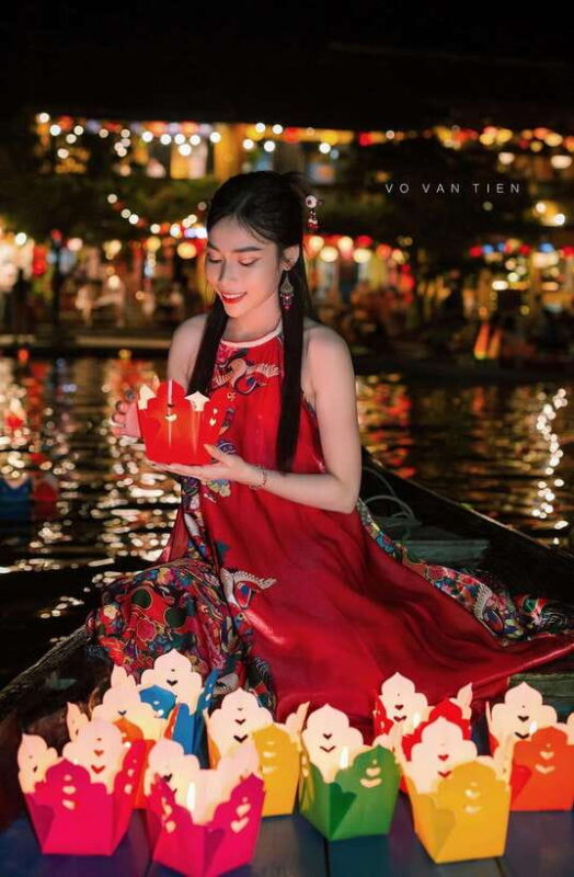 Hoi An Street Food & Ride Boat To Release Lantern On River - Cultural Insights From a Local Guide