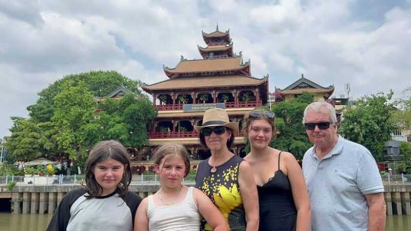 Saigon Cycling Bike Tour: Ho Chi Minh City Sightseeing - Food and Dining Options