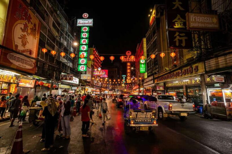 Bangkok: Private Tuk-Tuk Night Tour, River Boat & Eats - Scenic Boat Cruise