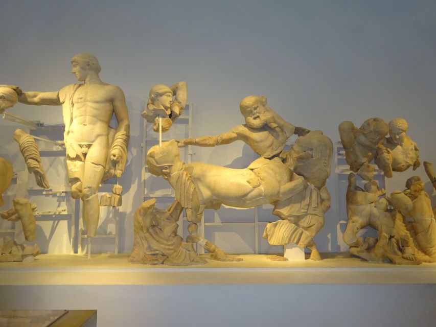 4-Day Tour of Mycenae, Epidaurus, Olympia, Delphi & Meteora - Day 1: From Athens to Mycenae and Epidaurus
