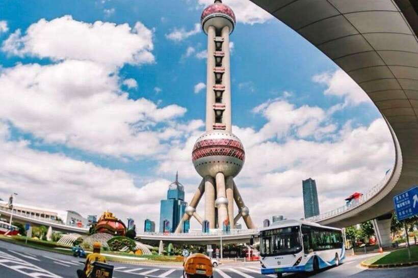 4-Hr Shanghai Tour: Food, Culture, Skyline, Cycling, Ferry - Detailed Breakdown of the Itinerary