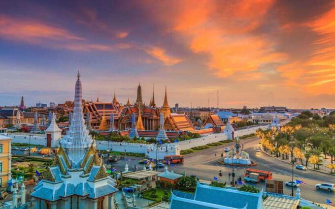 Bangkok: Grand Palace, Wat Arun & Giant Buddha Iconic Tour - Frequently Asked Questions