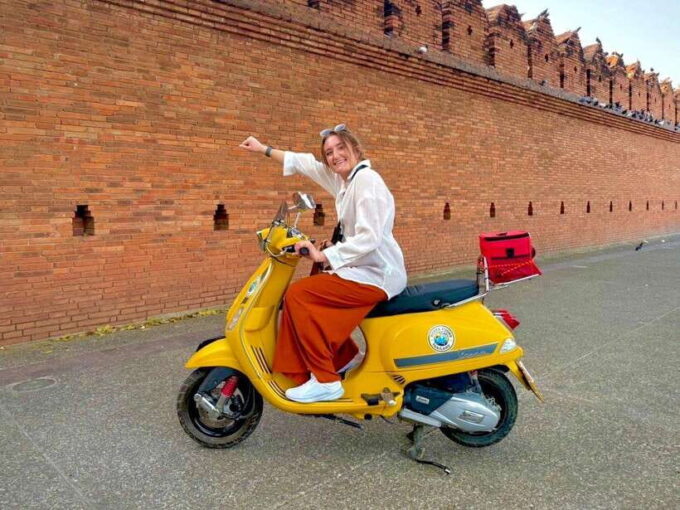Chiang Mai : Discover Chiang Mais After Dark by Vespa Tour - Exploring the Old City and Illuminated Temples