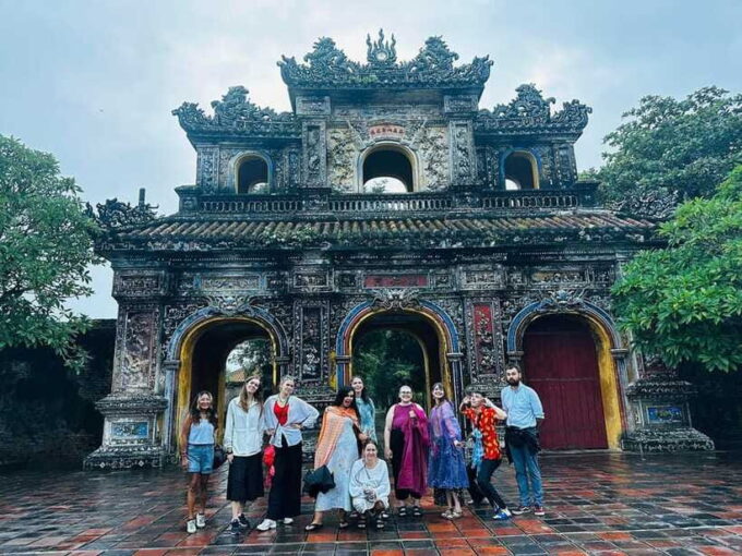 Da Nang or Hoi An: Hue City Tour Day Trip With Lunch - Visiting Thien Mu Pagoda