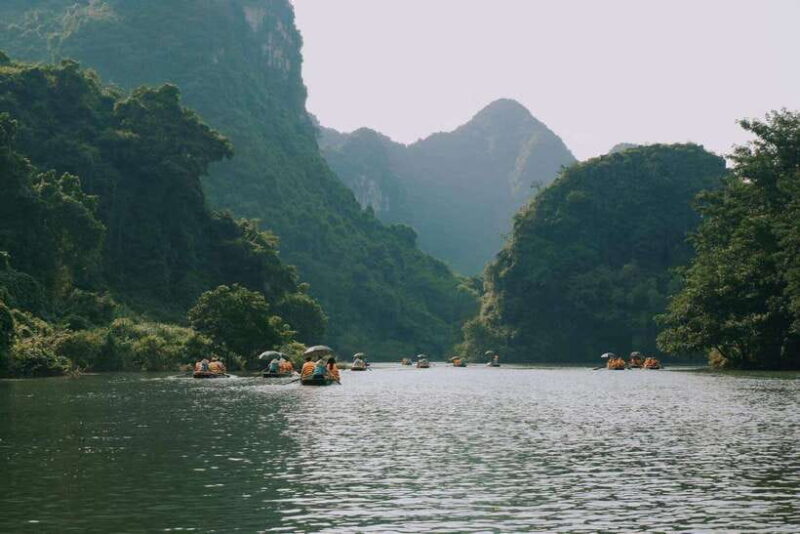 Hanoi: Ninh Binh Trip to Bai Dinh Pagoda, Trang An, Mua Cave - Exploring Trang An Landscape Complex