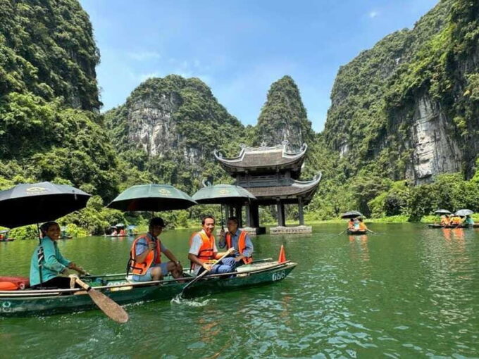 Hoa Lu - Trang an Boat Trip & Mua Cave Small Group Tour - Scenic Views at Mua Cave