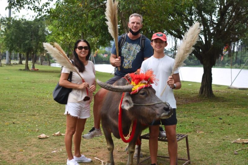 From Hanoi: Full-day Visit Hoa Lu, Tam Coc & Mua Cave - Hiking at Mua Cave