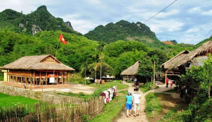 From Hanoi: Mai Chau Excursion 1 Day With Cycling and Lunch - Group Size and Expert Guidance