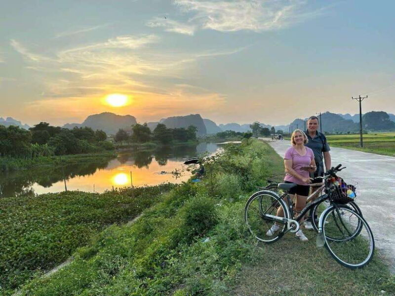 Hoa Lu - Trang an Boat Trip & Mua Cave Small Group Tour - Important Information