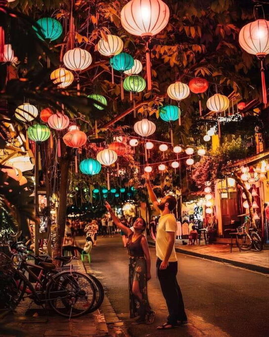 Hoi an Boat Ride With Flower Lantern Ceremony - Dining on Local Hoi An Dishes