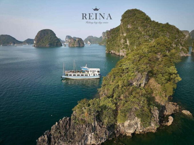 Small Deluxe Cruise in Halong Bay Day With Lunch and Sunset - Tips for an Enjoyable Cruise Experience