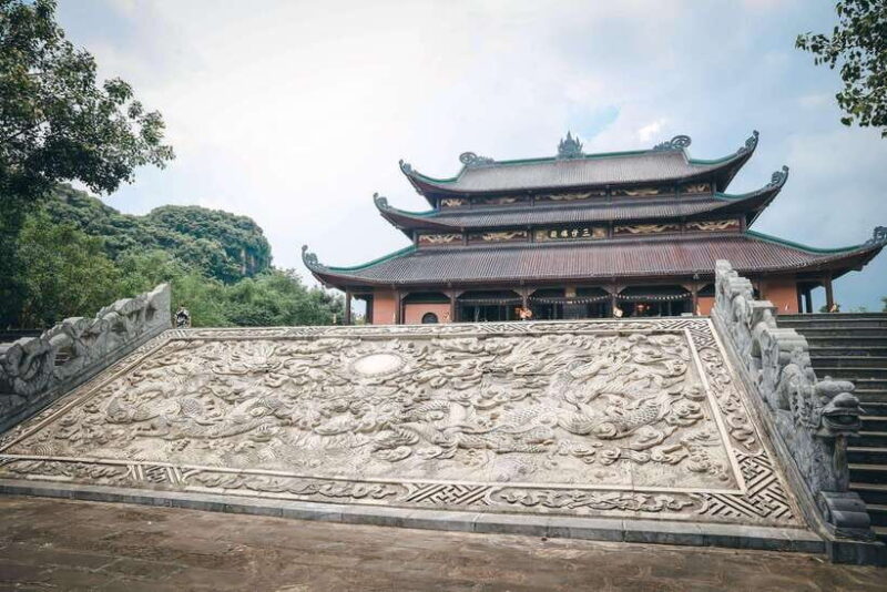 From Hanoi: Bai Dinh, Trang An Mua Cave - A Scenic Day Tour - Lunch Experience