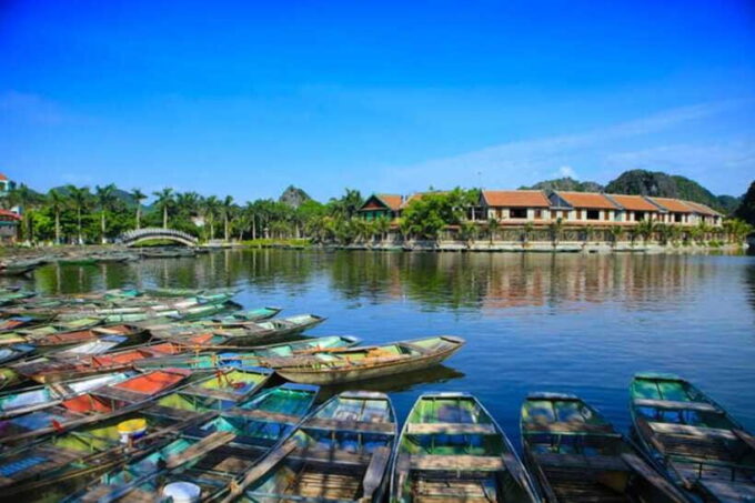 From Hanoi: Hoa Lu - Trang An-Mua Cave With Buffet Lunch - Scenic Views and Outdoor Activities