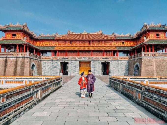 From Hoi An/Da Nang : Hue City Full-Day Tour With Lunch - Scenic Stops Along the Route