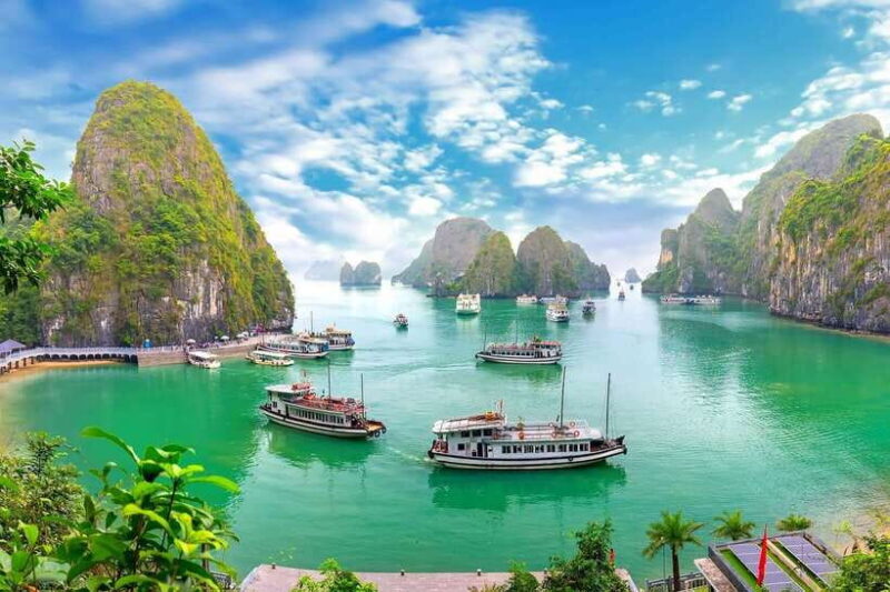 Ha Long Bay: 4.Hour Cruise With Caving, Kayaking, & Lunch - Kayaking and Bamboo Boat Activities